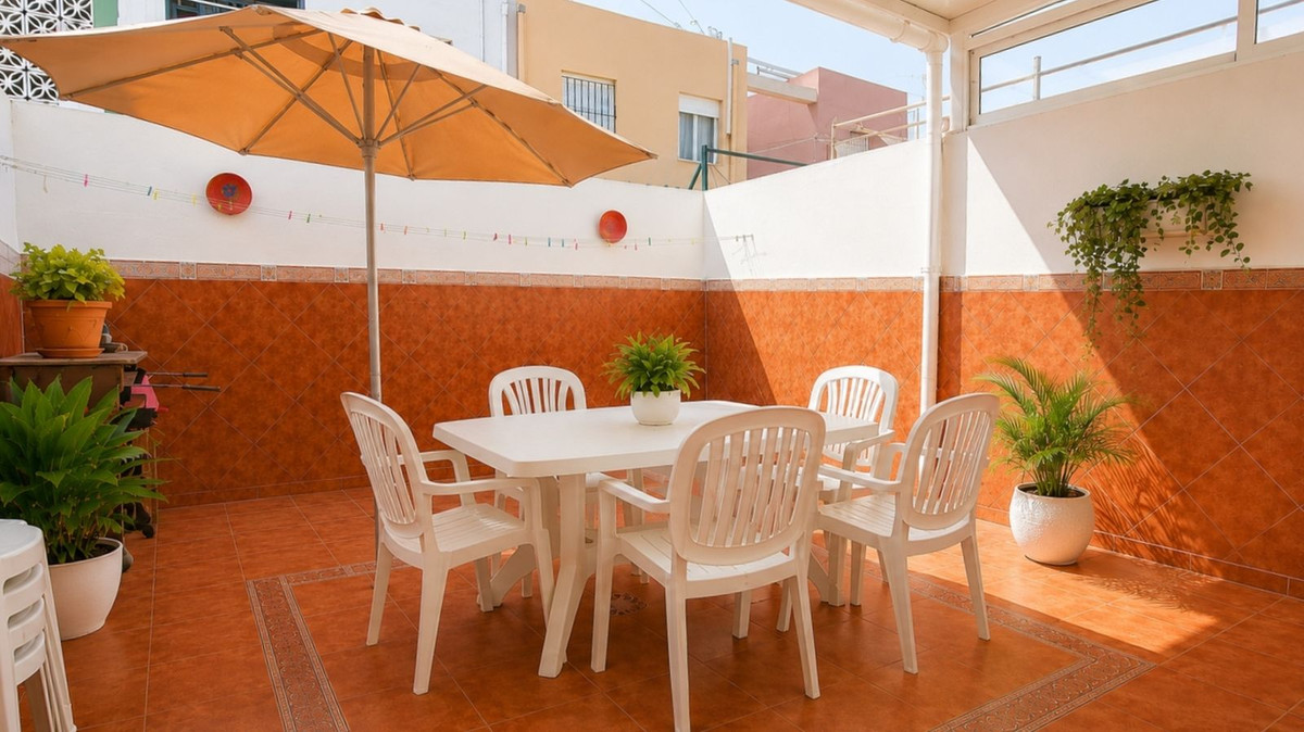 4 Bed Townhouse for sale in La Línea Costa Del Sol, Cádiz, Spain