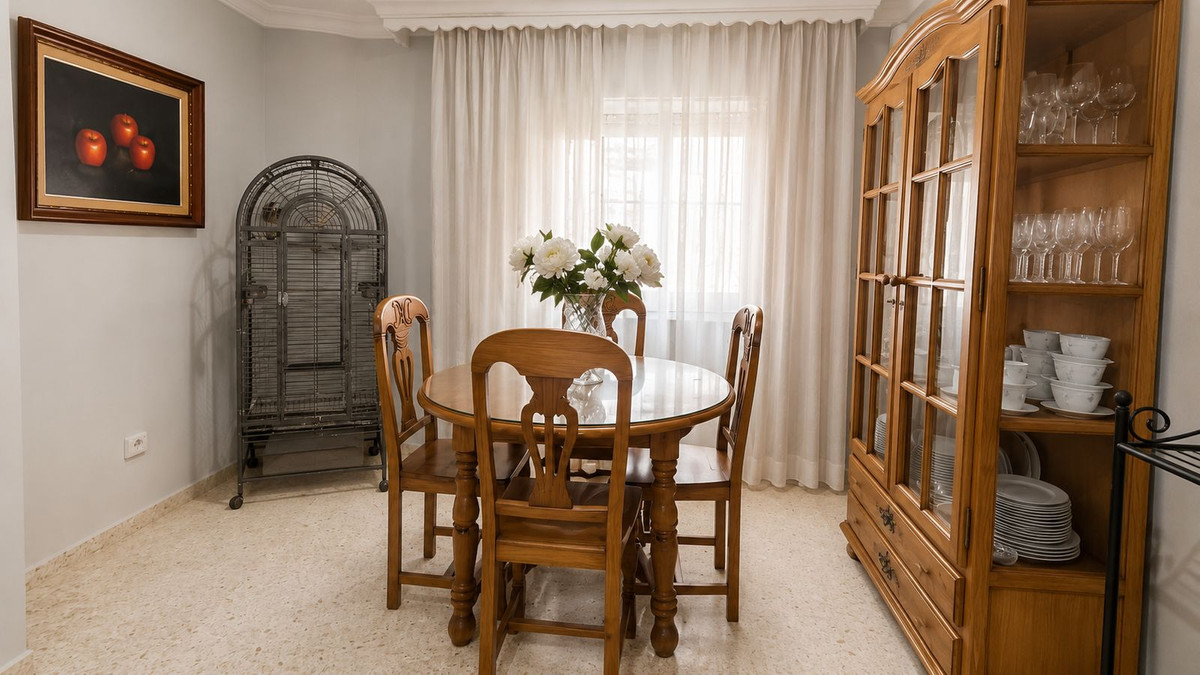4 Bed Townhouse for sale in La Línea Costa Del Sol, Cádiz, Spain