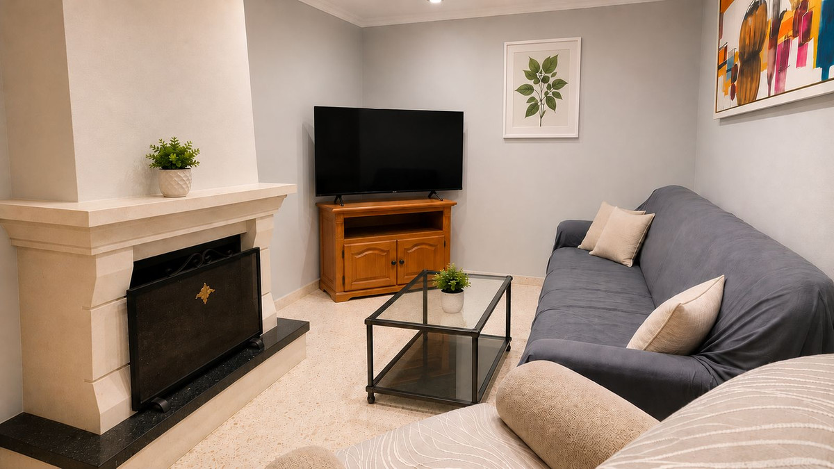 4 Bed Townhouse for sale in La Línea Costa Del Sol, Cádiz, Spain