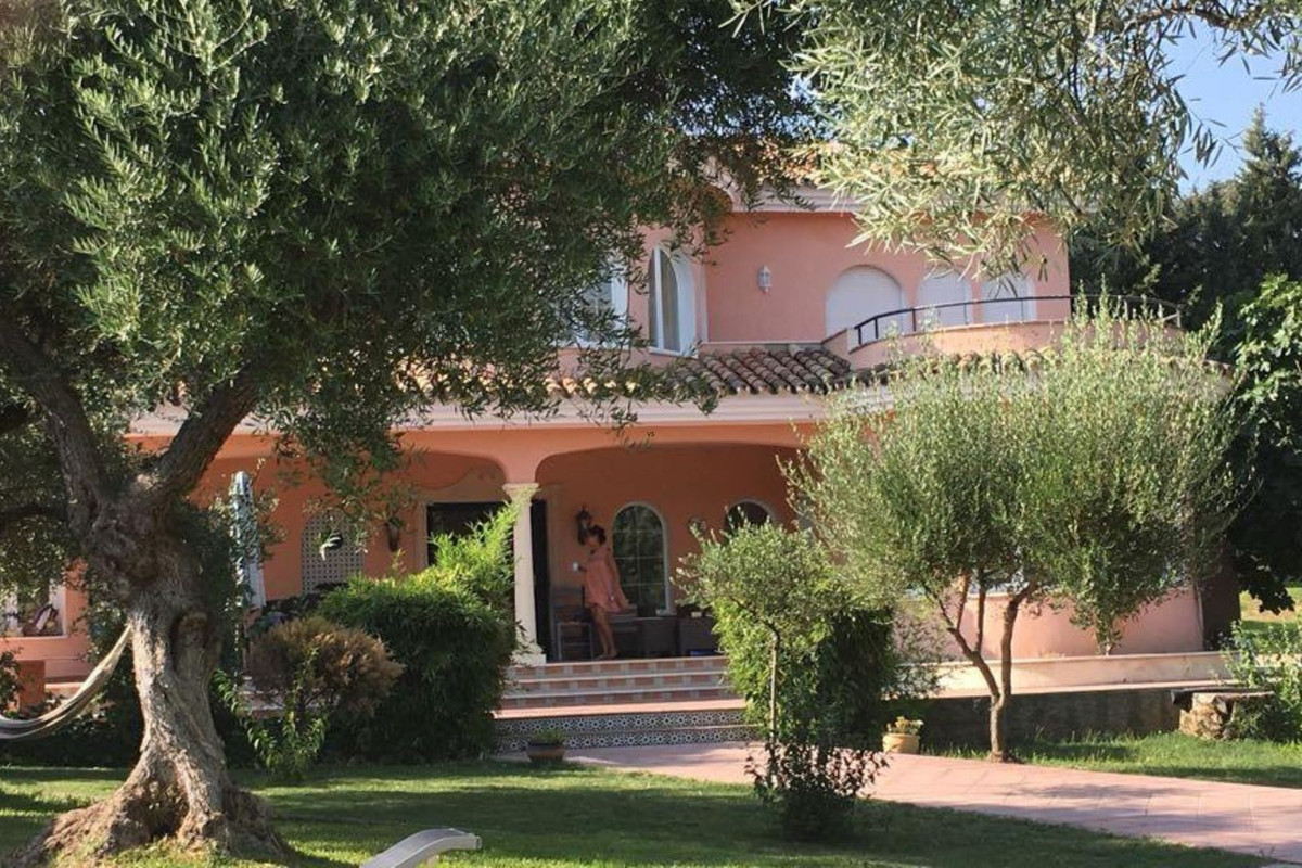 4 Bed Townhouse for sale in Ronda Costa Del Sol, Málaga, Spain