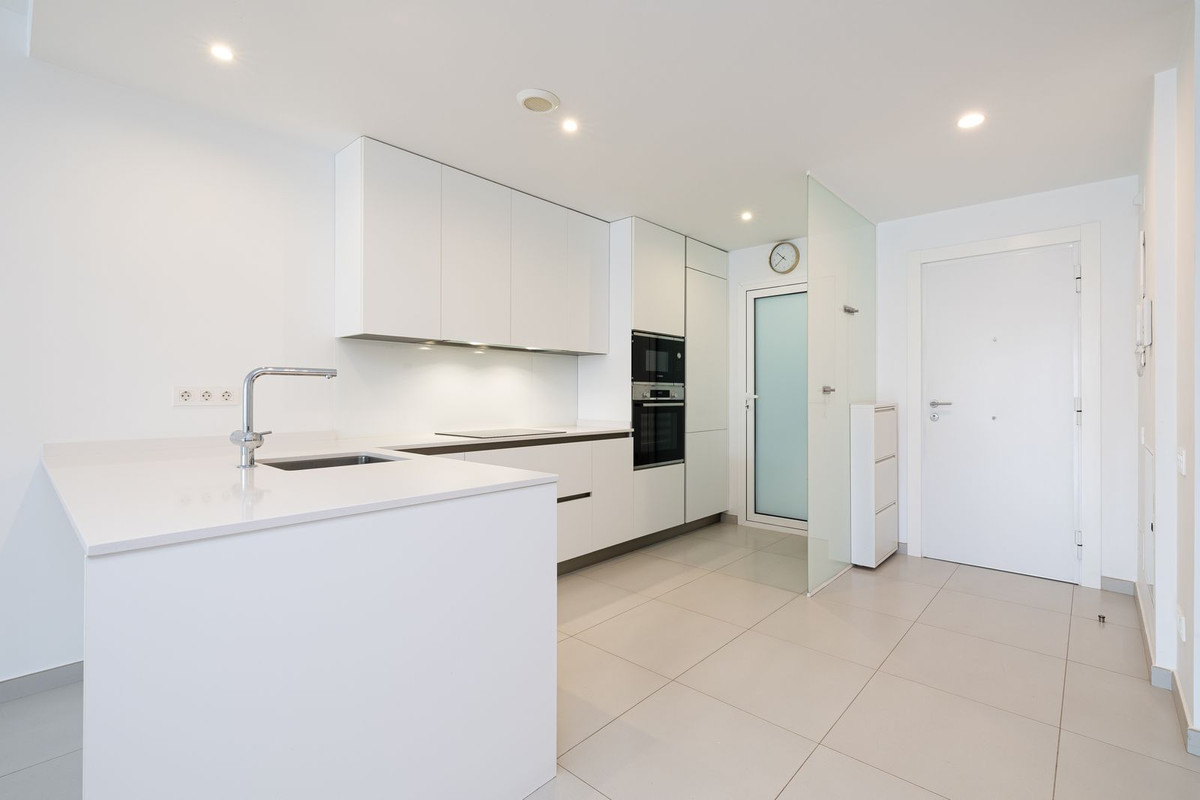 2 Bed Apartment for sale in Benalmadena Costa Costa Del Sol, Málaga, Spain