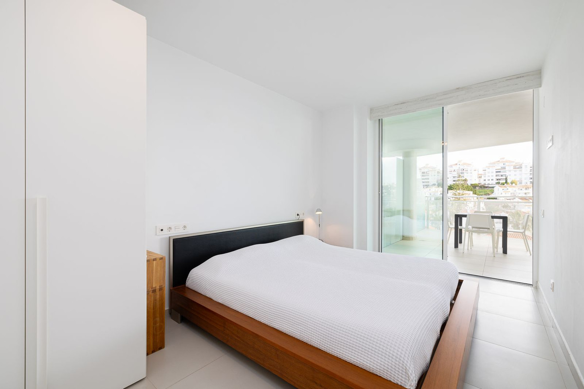 2 Bed Apartment for sale in Benalmadena Costa Costa Del Sol, Málaga, Spain