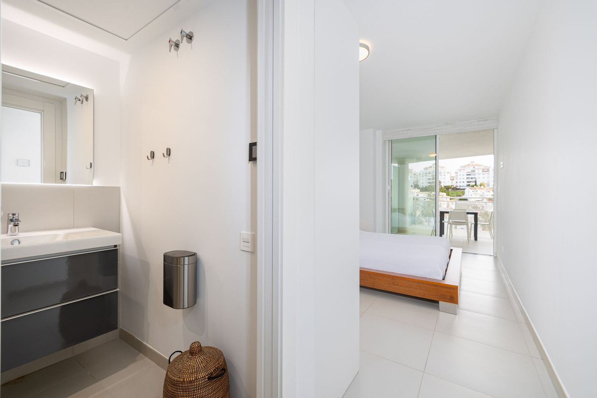 2 Bed Apartment for sale in Benalmadena Costa Costa Del Sol, Málaga, Spain