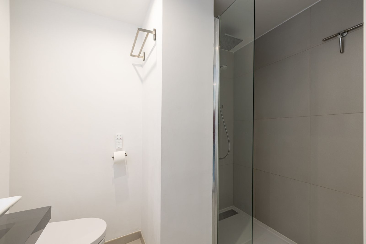 2 Bed Apartment for sale in Benalmadena Costa Costa Del Sol, Málaga, Spain