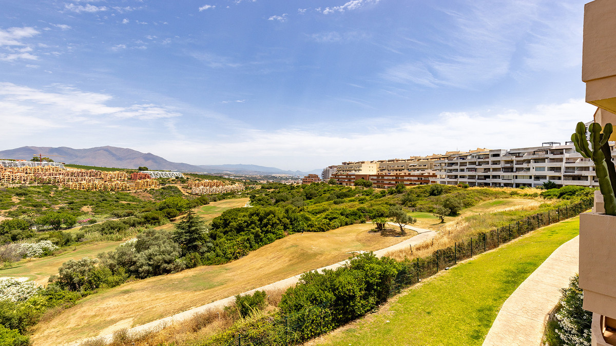2 Bed Apartment for sale in La Duquesa Costa Del Sol, Málaga, Spain
