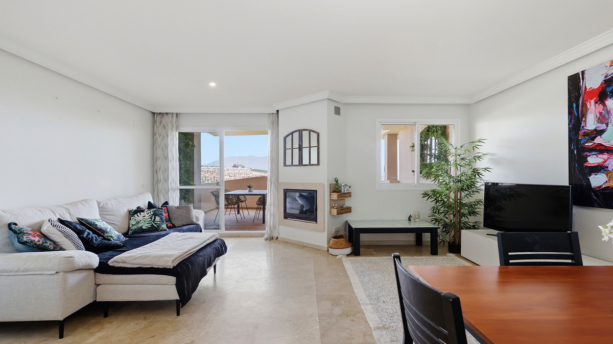 2 Bed Apartment for sale in La Duquesa Costa Del Sol, Málaga, Spain
