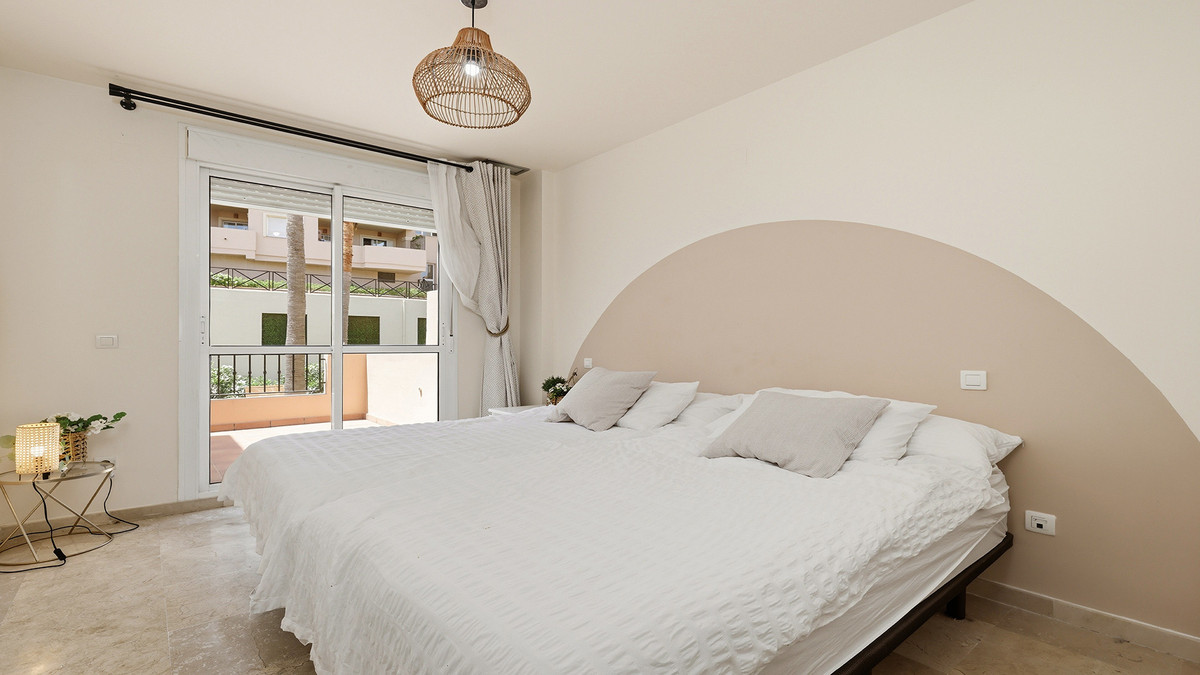 2 Bed Apartment for sale in La Duquesa Costa Del Sol, Málaga, Spain