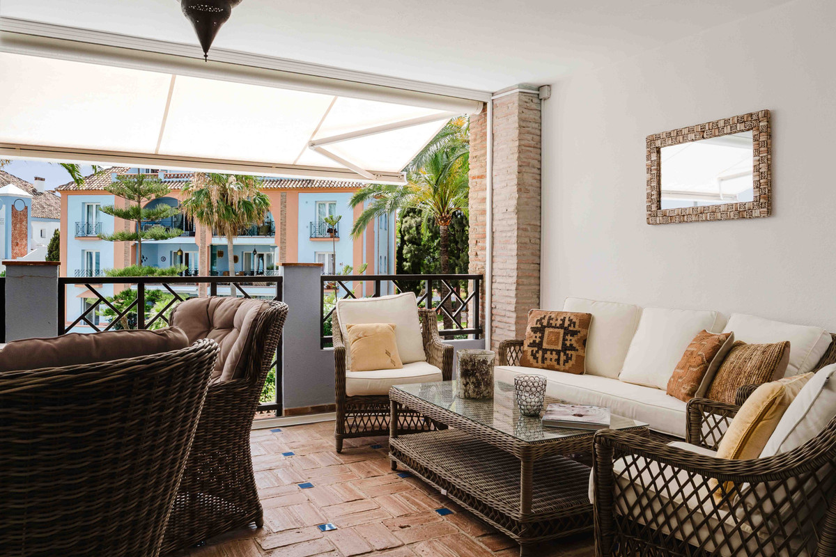 2 Bed Apartment for sale in Casares Costa Del Sol, Málaga, Spain