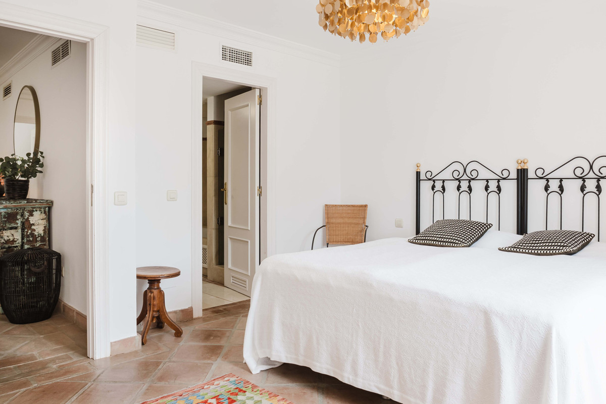 2 Bed Apartment for sale in Casares Costa Del Sol, Málaga, Spain
