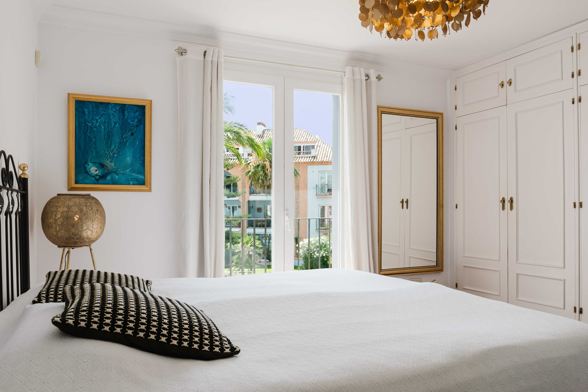 2 Bed Apartment for sale in Casares Costa Del Sol, Málaga, Spain