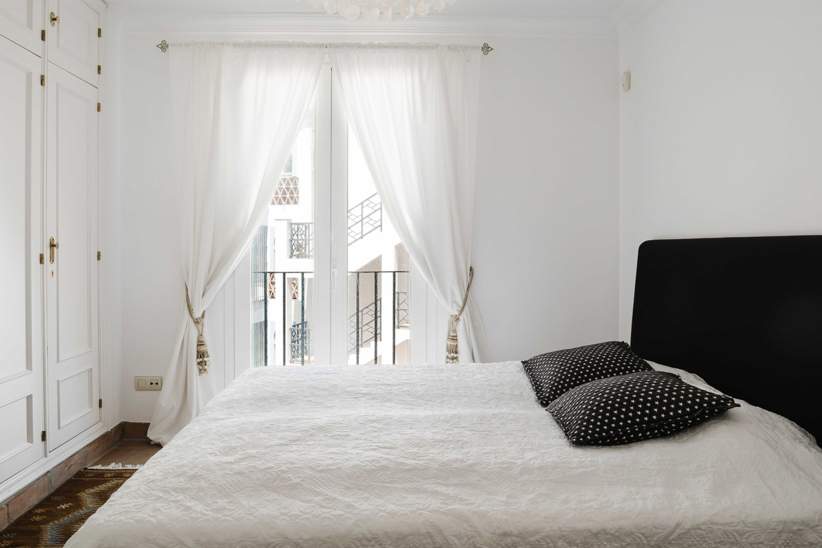 2 Bed Apartment for sale in Casares Costa Del Sol, Málaga, Spain