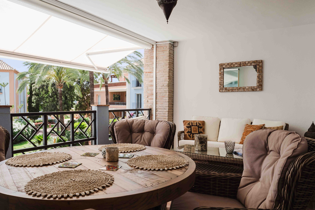 2 Bed Apartment for sale in Casares Costa Del Sol, Málaga, Spain
