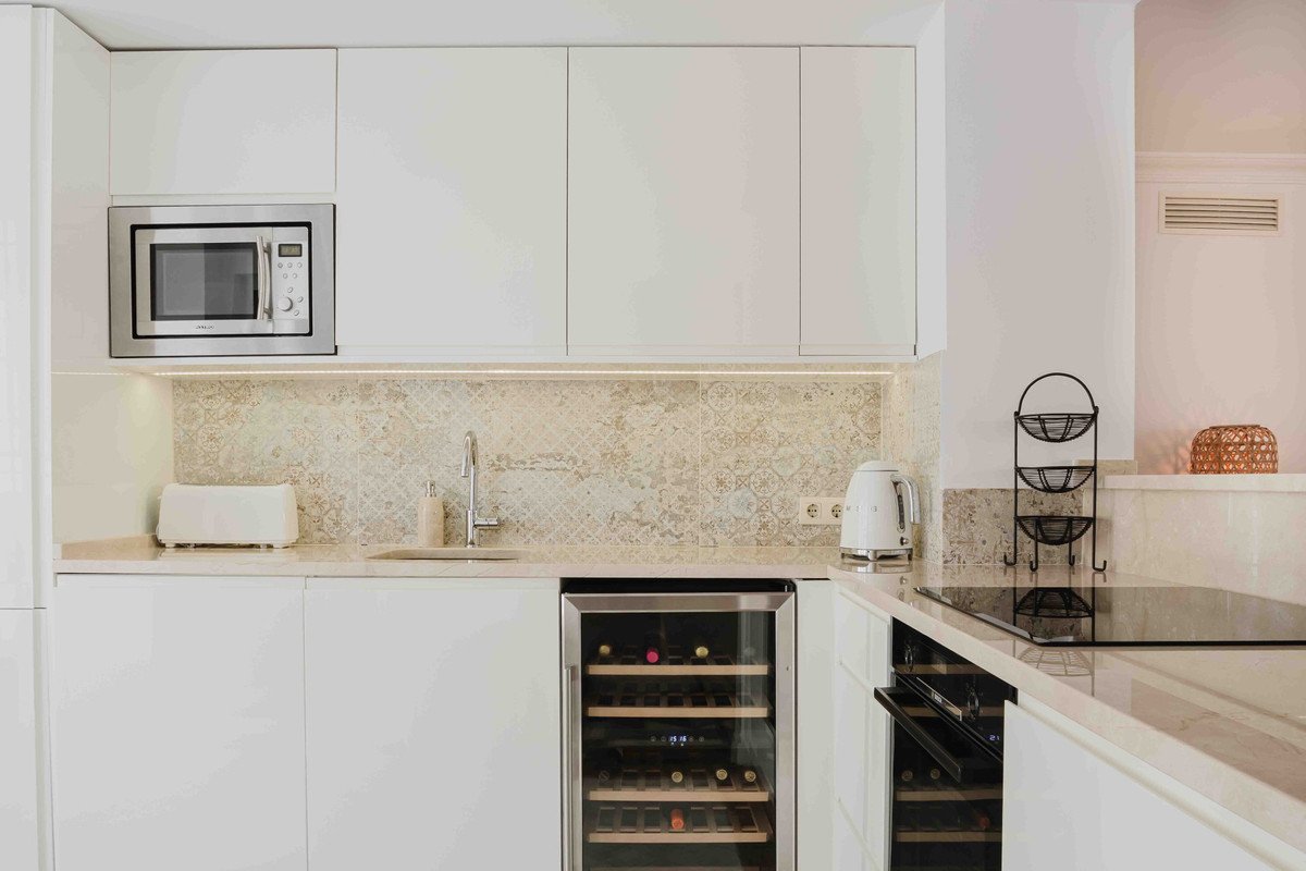 2 Bed Apartment for sale in Casares Costa Del Sol, Málaga, Spain