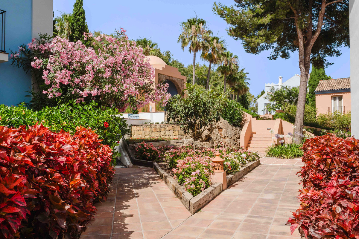 2 Bed Apartment for sale in Casares Costa Del Sol, Málaga, Spain