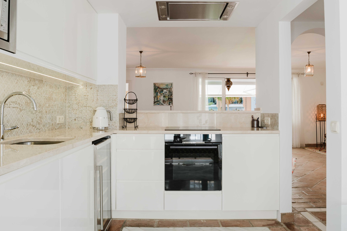 2 Bed Apartment for sale in Casares Costa Del Sol, Málaga, Spain