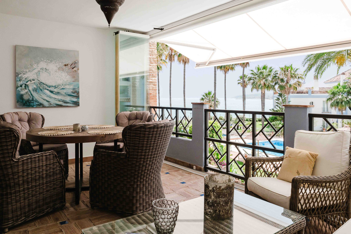 2 Bed Apartment for sale in Casares Costa Del Sol, Málaga, Spain