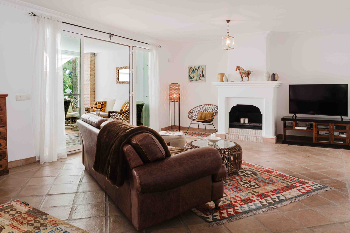 2 Bed Apartment for sale in Casares Costa Del Sol, Málaga, Spain