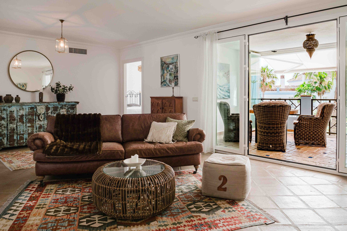 2 Bed Apartment for sale in Casares Costa Del Sol, Málaga, Spain