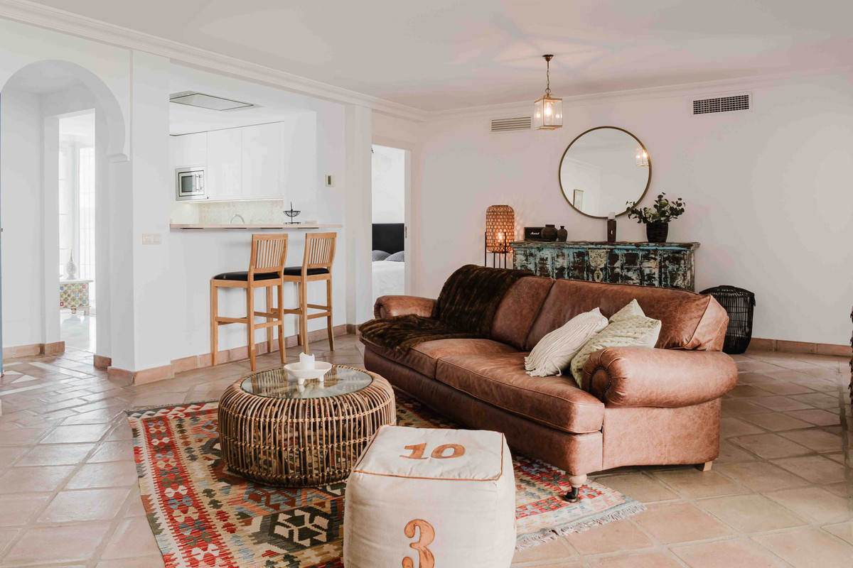 2 Bed Apartment for sale in Casares Costa Del Sol, Málaga, Spain