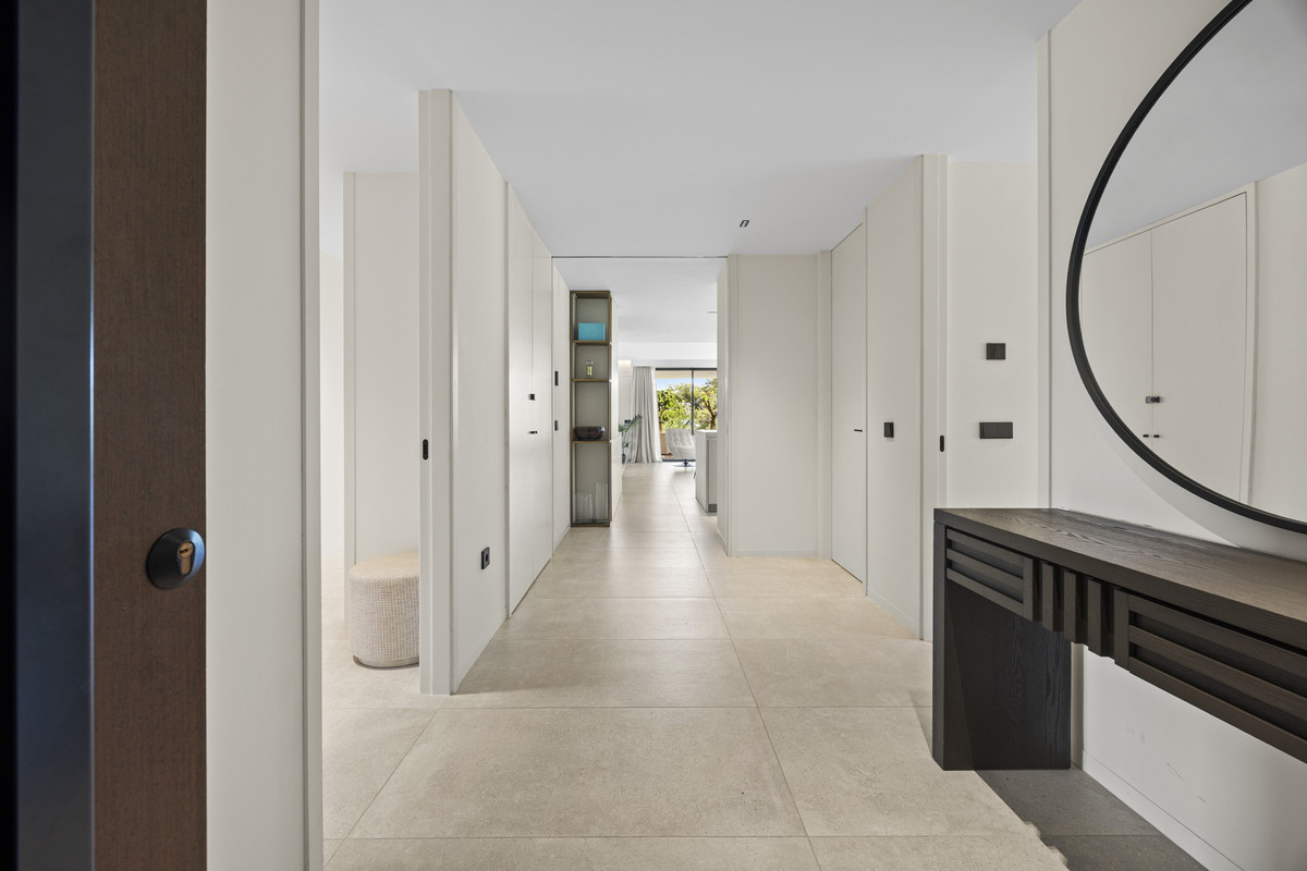 Se vende Apartamento Planta Media de 3 dormitorios en Costa Del Sol, Cadiz, España