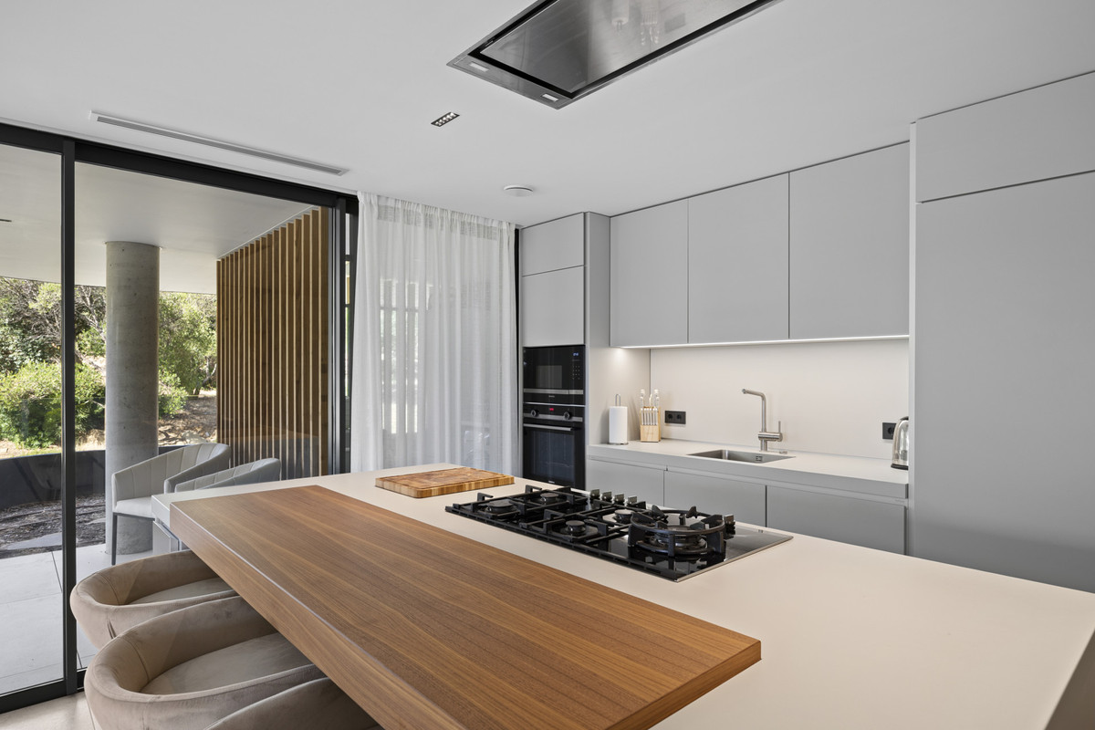 Se vende Apartamento Planta Media de 3 dormitorios en Costa Del Sol, Cadiz, España