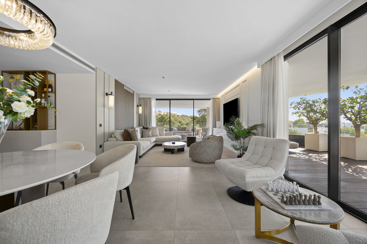 Se vende Apartamento Planta Media de 3 dormitorios en Costa Del Sol, Cadiz, España