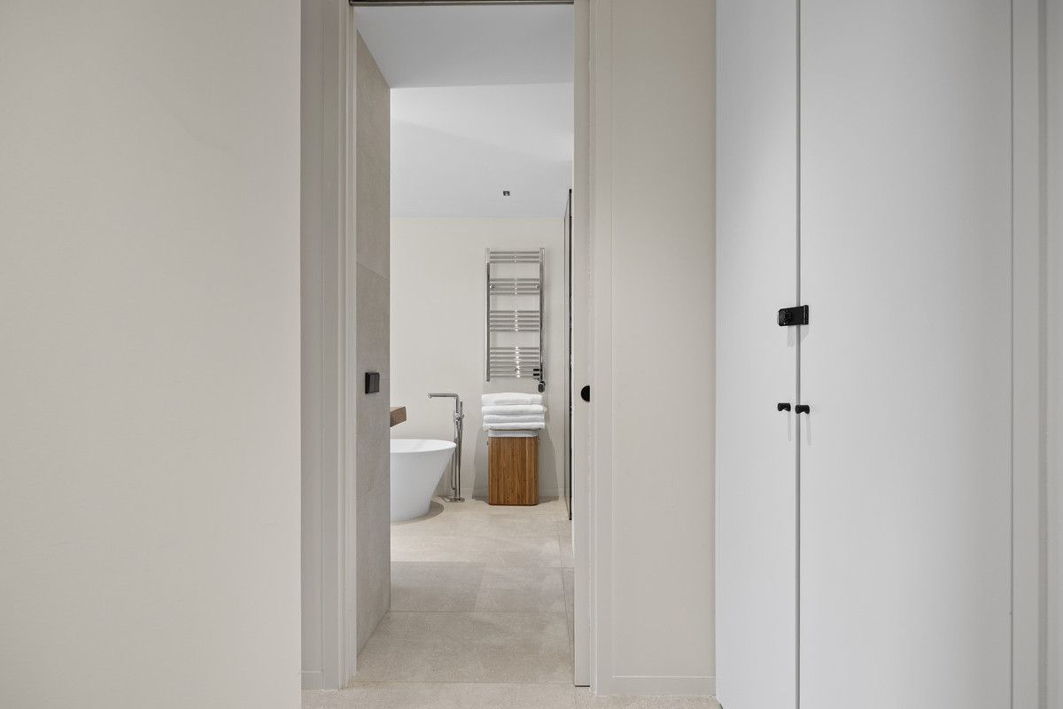 Se vende Apartamento Planta Media de 3 dormitorios en Costa Del Sol, Cadiz, España
