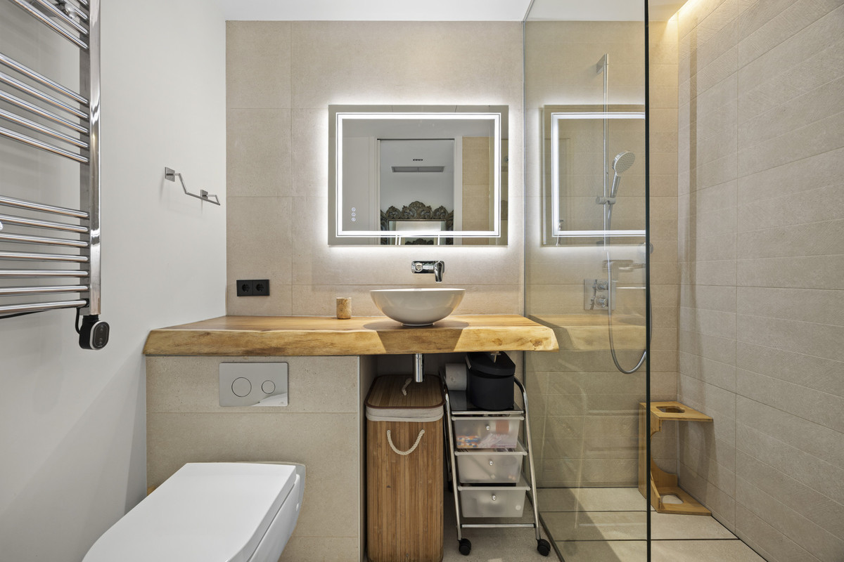 Se vende Apartamento Planta Media de 3 dormitorios en Costa Del Sol, Cadiz, España
