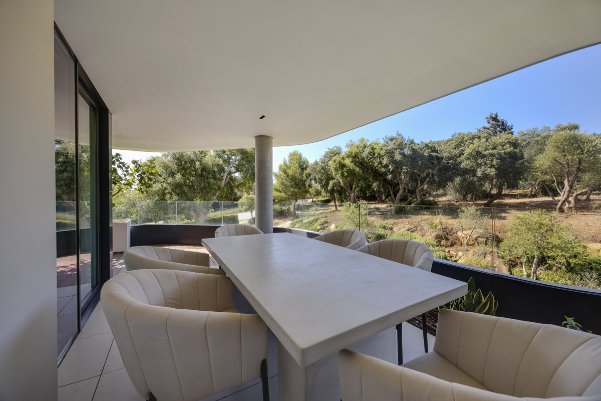 Se vende Apartamento Planta Media de 3 dormitorios en Costa Del Sol, Cadiz, España