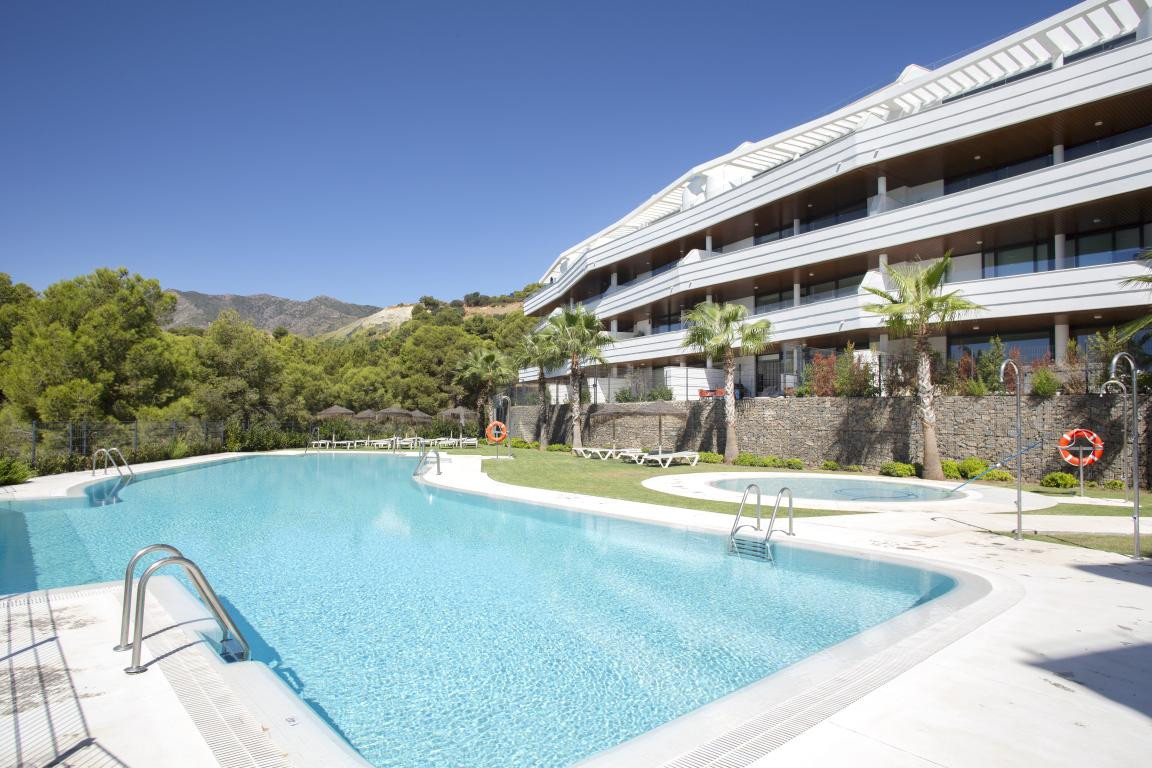 2 Bed Apartment for sale in Fuengirola Costa Del Sol, Málaga, Spain