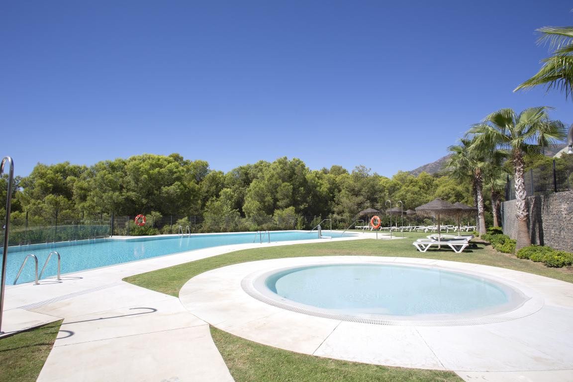 2 Bed Apartment for sale in Fuengirola Costa Del Sol, Málaga, Spain