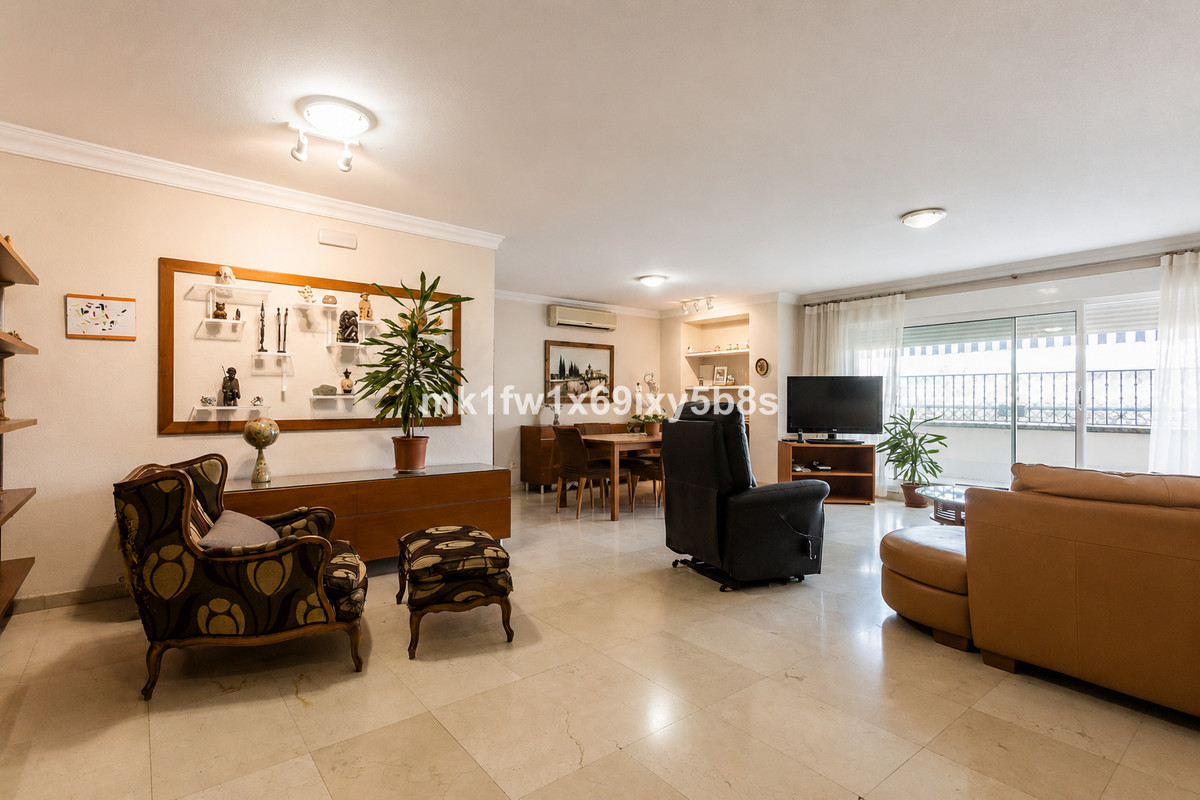 4 Bed Apartment for sale in Marbella Costa Del Sol, Málaga, Spain