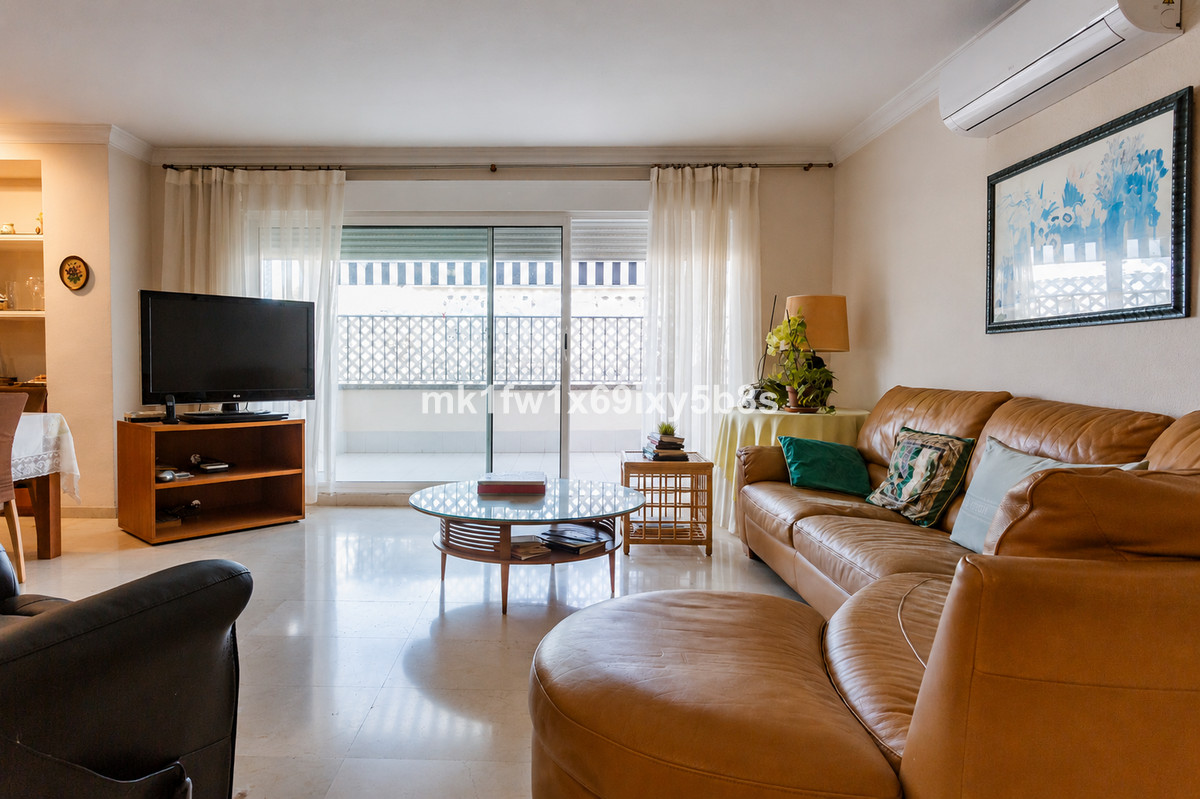 4 Bed Apartment for sale in Marbella Costa Del Sol, Málaga, Spain