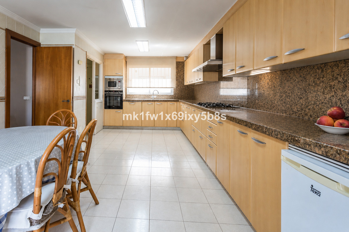 4 Bed Apartment for sale in Marbella Costa Del Sol, Málaga, Spain
