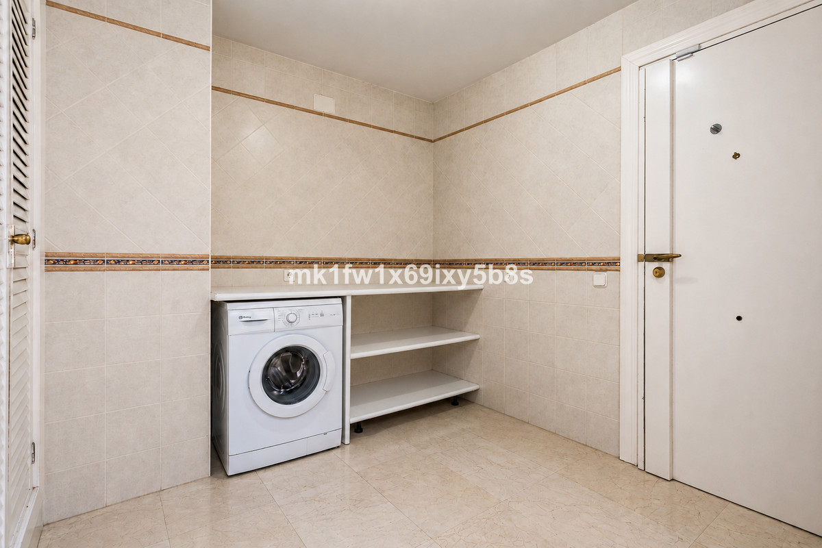 4 Bed Apartment for sale in Marbella Costa Del Sol, Málaga, Spain