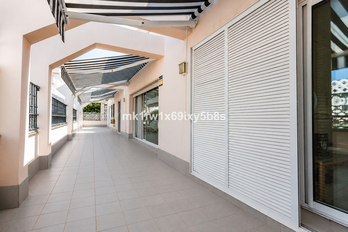 4 Bed Apartment for sale in Marbella Costa Del Sol, Málaga, Spain