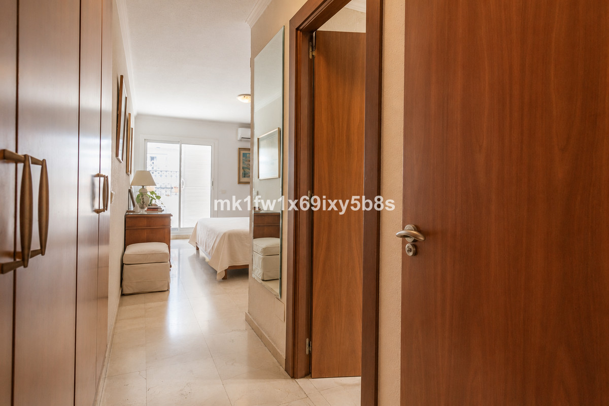 4 Bed Apartment for sale in Marbella Costa Del Sol, Málaga, Spain