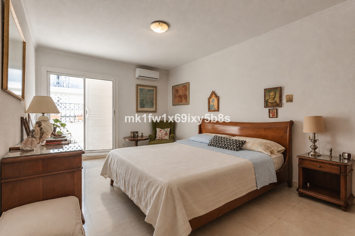 4 Bed Apartment for sale in Marbella Costa Del Sol, Málaga, Spain