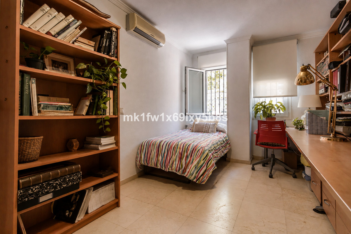 4 Bed Apartment for sale in Marbella Costa Del Sol, Málaga, Spain