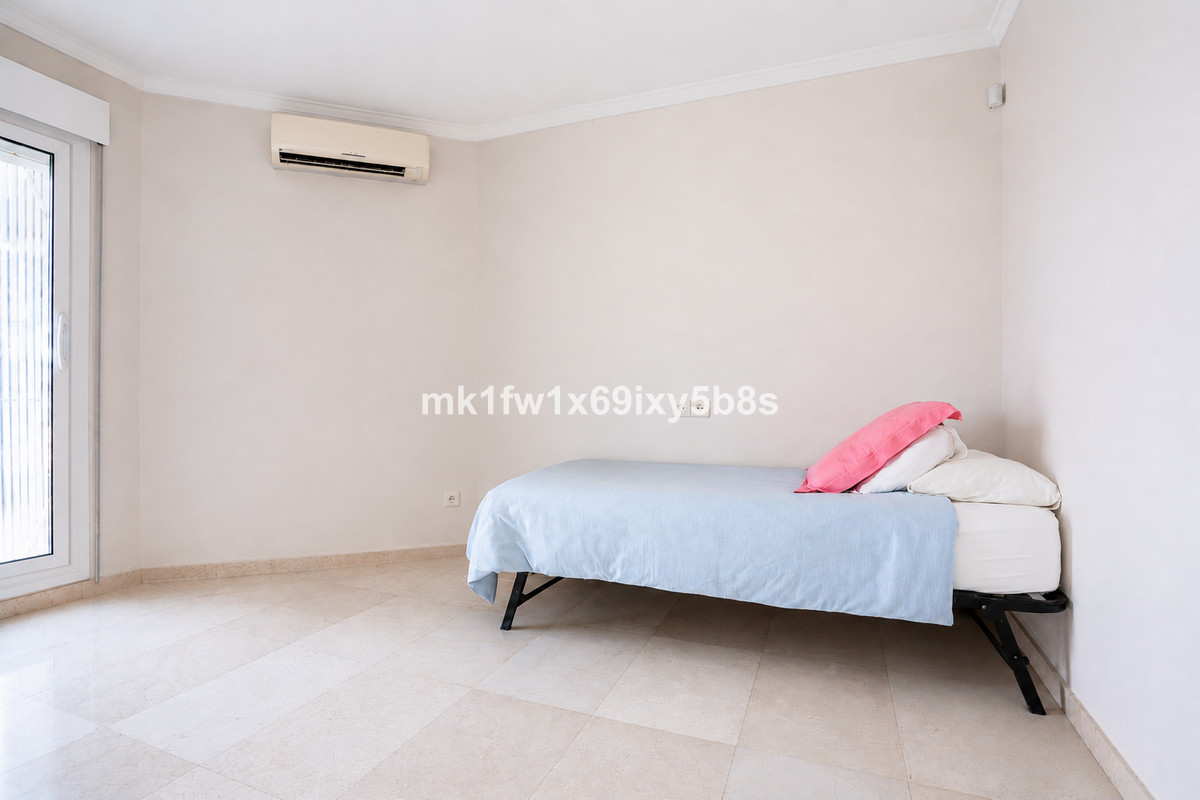 4 Bed Apartment for sale in Marbella Costa Del Sol, Málaga, Spain