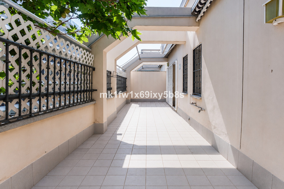 4 Bed Apartment for sale in Marbella Costa Del Sol, Málaga, Spain