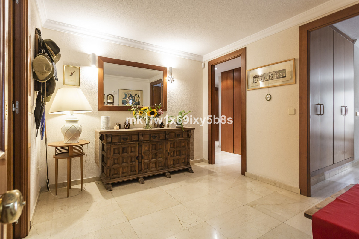 4 Bed Apartment for sale in Marbella Costa Del Sol, Málaga, Spain
