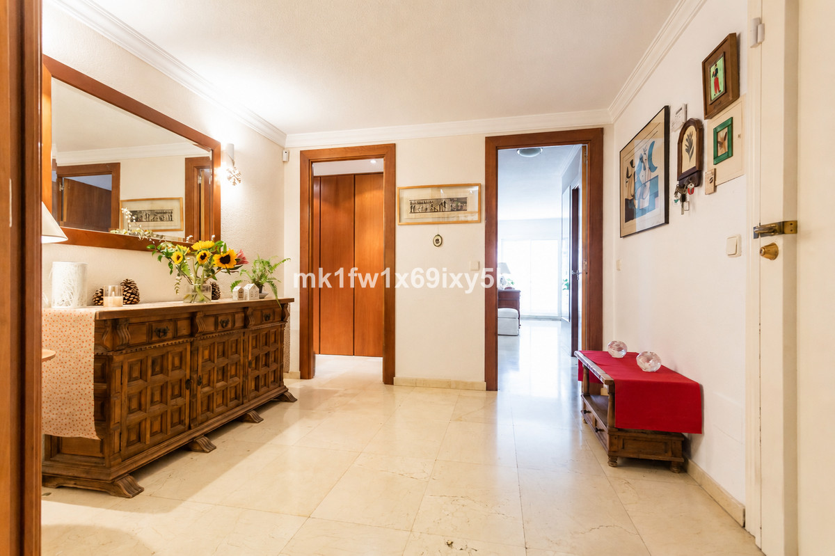 4 Bed Apartment for sale in Marbella Costa Del Sol, Málaga, Spain