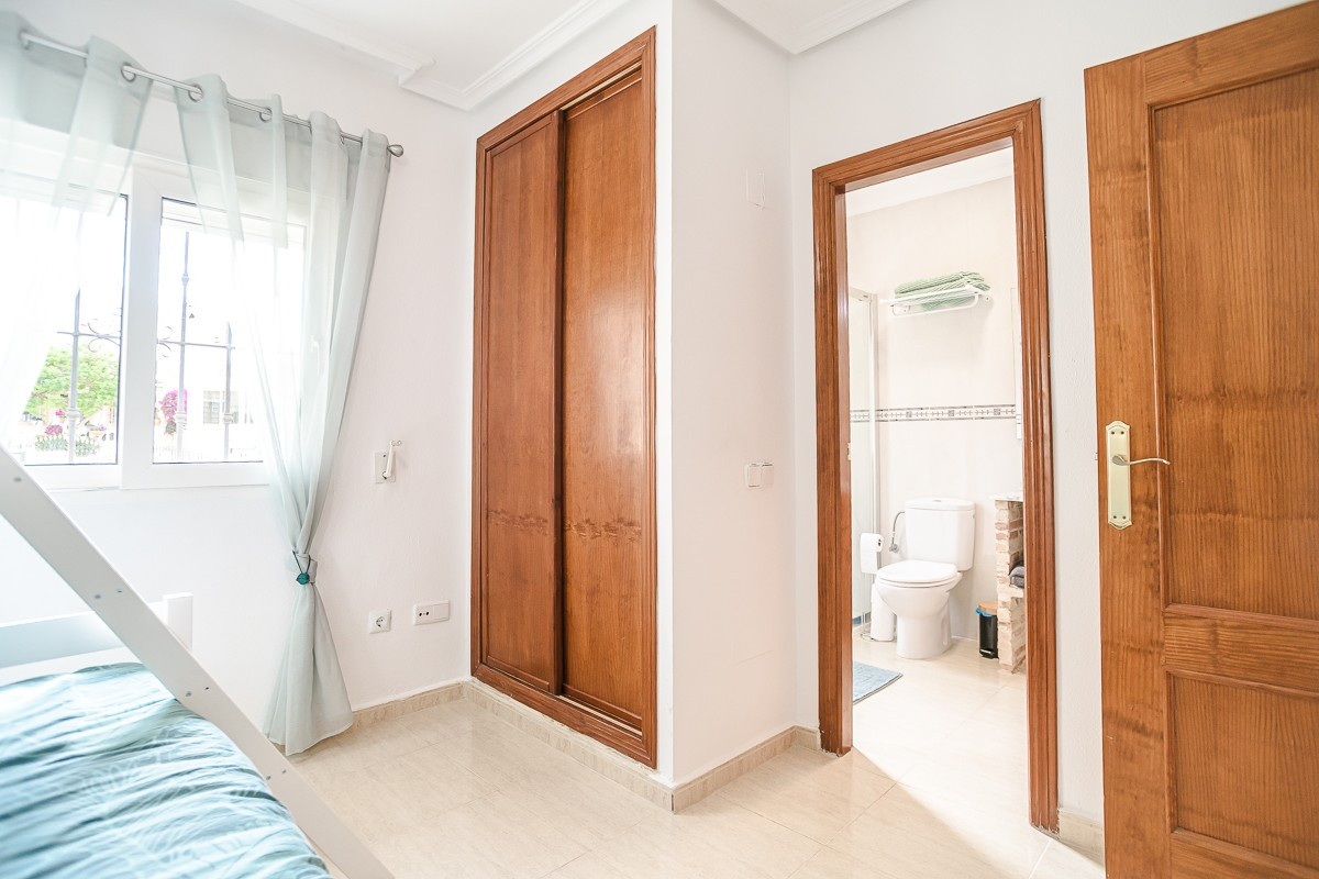 Se vende Apartamento Planta Baja de 2 dormitorios en Costa Blanca, Alicante, España