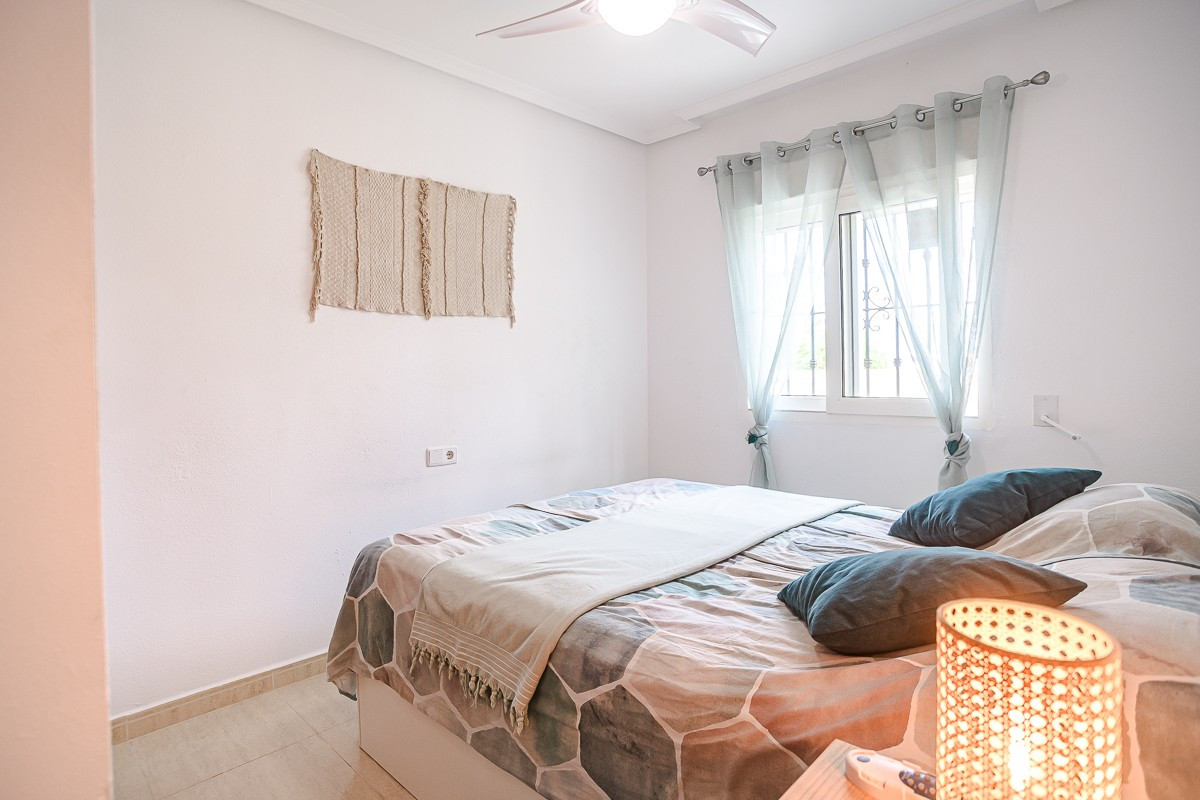 Se vende Apartamento Planta Baja de 2 dormitorios en Costa Blanca, Alicante, España