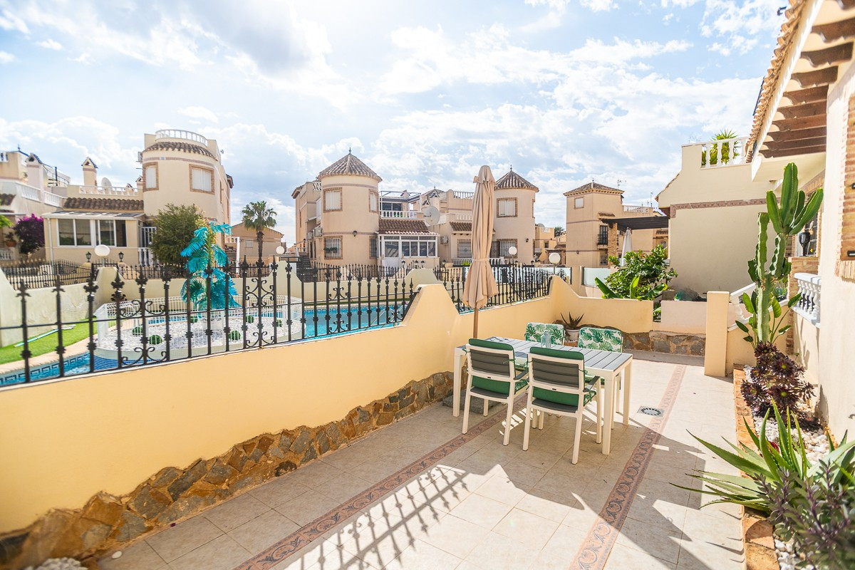 Se vende Apartamento Planta Baja de 2 dormitorios en Costa Blanca, Alicante, España