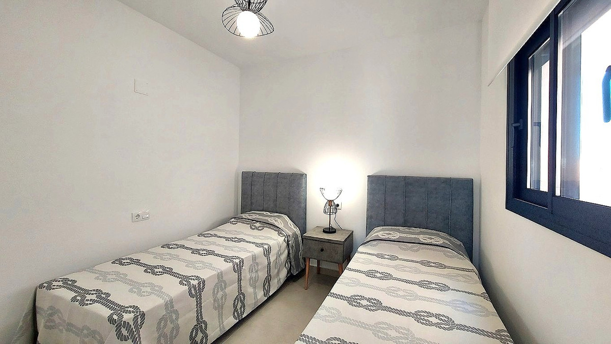 Se vende Apartamento Planta Media de 2 dormitorios en Costa Blanca, Alicante, España