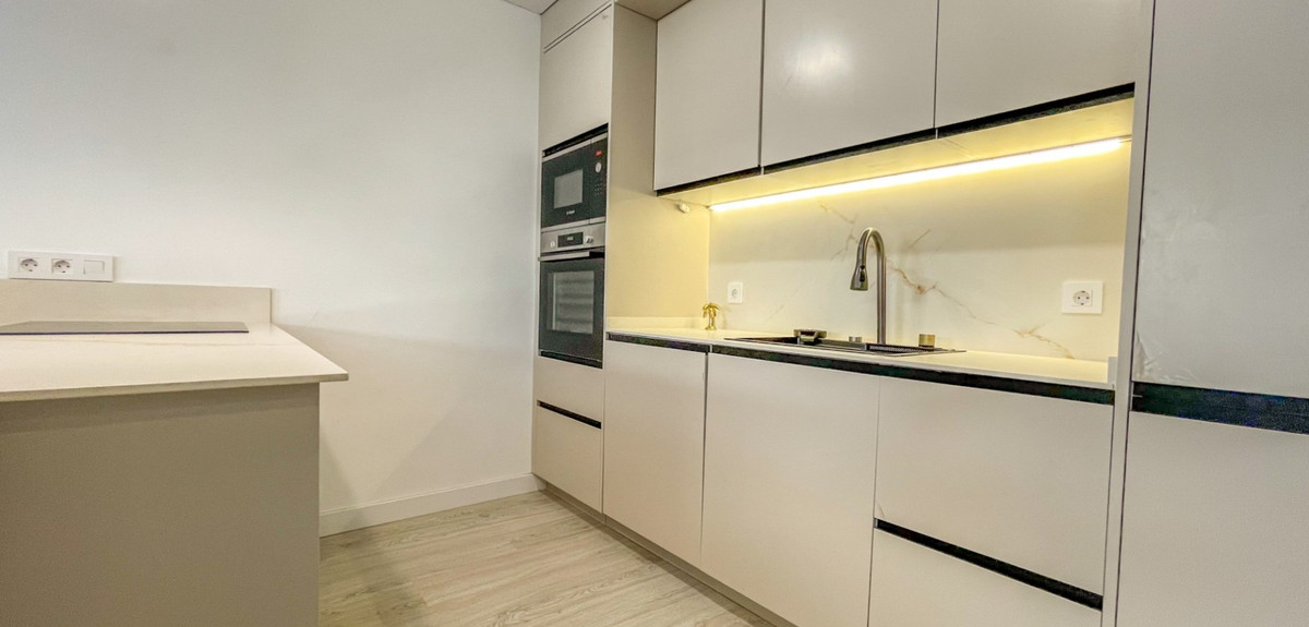 2 Bed Apartment for sale in Torrevieja Costa Blanca, Alicante, Spain