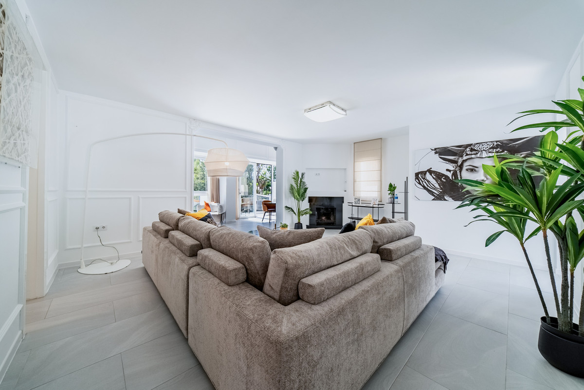 4 Bed Townhouse for sale in Las Brisas Costa Del Sol, Málaga, Spain