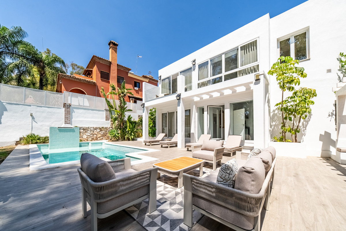 4 Bed Townhouse for sale in Las Brisas Costa Del Sol, Málaga, Spain